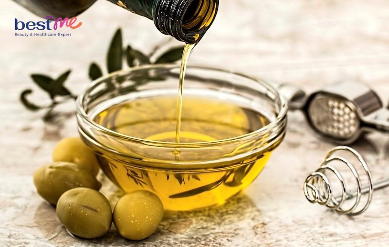 Dầu olive hữu cơ trong son dưỡng DHC giúp đôi môi căng mọng