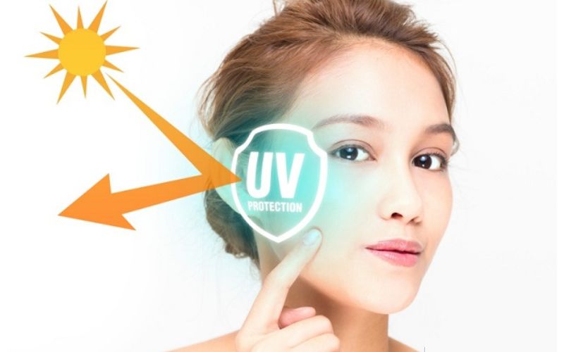 Thoa kem chống nắng trước khi ra ngoài để bảo vệ da toàn diện