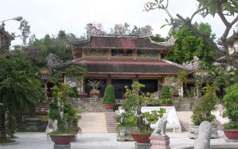 tim-hieu-17-chua-nha-trang-noi-tieng-dep-linh-thieng-nhat-16 Tìm hiểu 17 chùa Nha Trang nổi tiếng đẹp linh thiêng nhất - 16