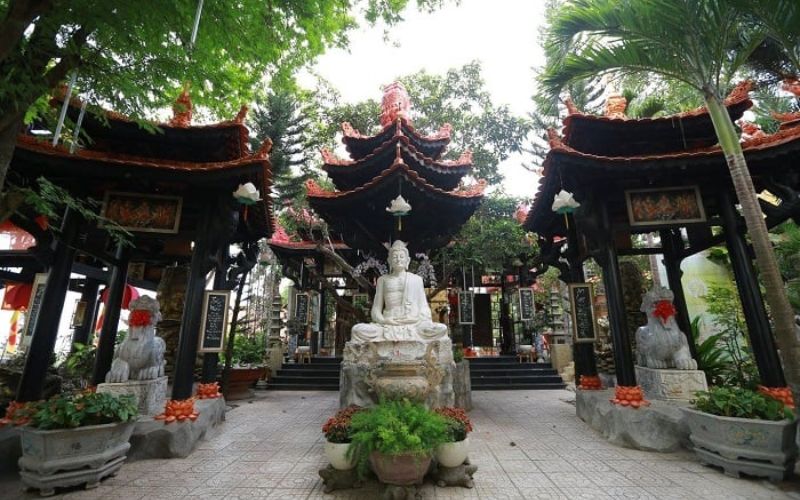 tim-hieu-17-chua-nha-trang-noi-tieng-dep-linh-thieng-nhat-5 Tìm hiểu 17 chùa Nha Trang nổi tiếng đẹp linh thiêng nhất - 5