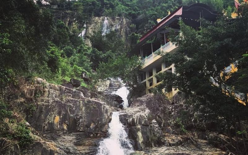 tim-hieu-17-chua-nha-trang-noi-tieng-dep-linh-thieng-nhat-8 Tìm hiểu 17 chùa Nha Trang nổi tiếng đẹp linh thiêng nhất - 8