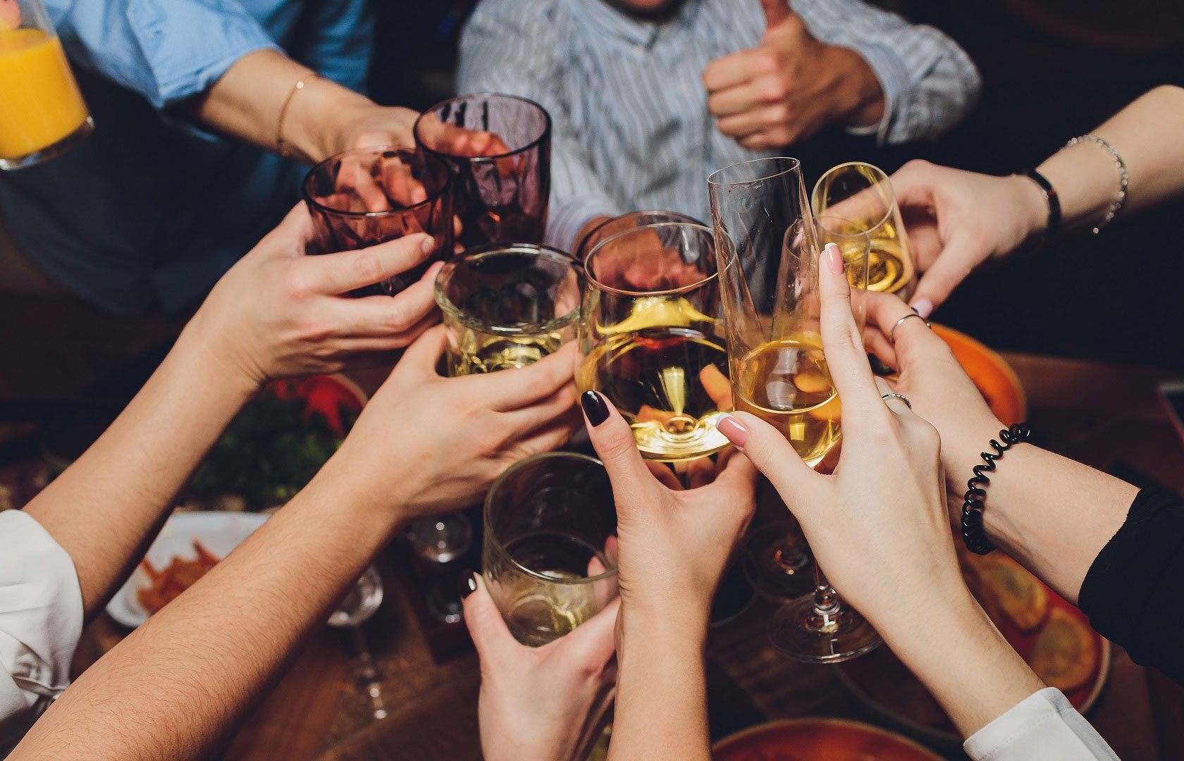 Uống rượu bia và sử dụng chất kích thích dẫn đến giãn mao mạch