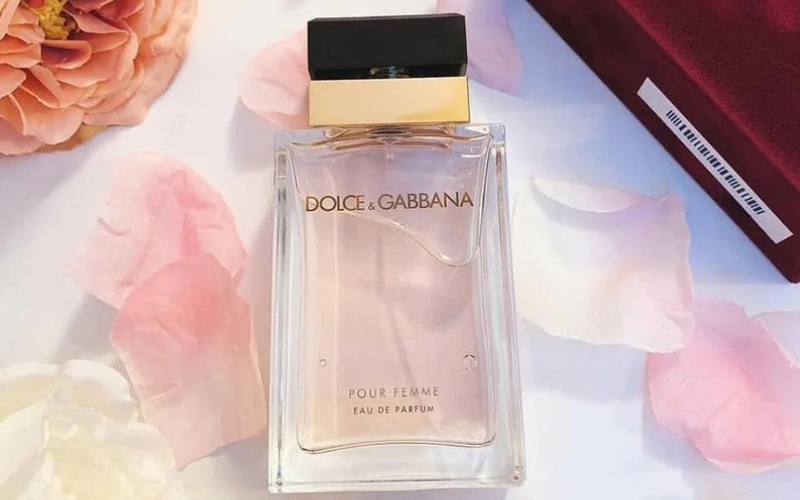 top-10-nuoc-hoa-dolce-amp-gabbana-mui-huong-cao-cap-sang-trong-8 Top 10 nước hoa Dolce & Gabbana mùi hương cao cấp, sang trọng - 8