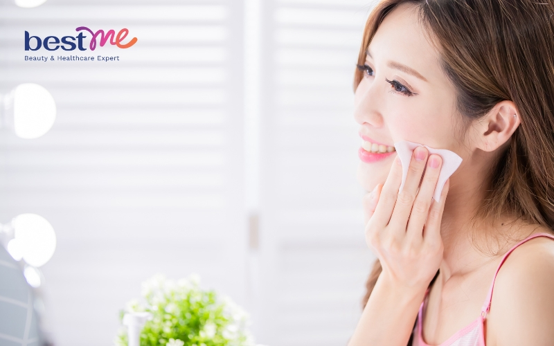 top-10-nuoc-tay-trang-cho-da-kho-vua-lam-sach-vua-duong-am-da-14 Top 10+ nước tẩy trang cho da khô vừa làm sạch vừa dưỡng ẩm da - 14