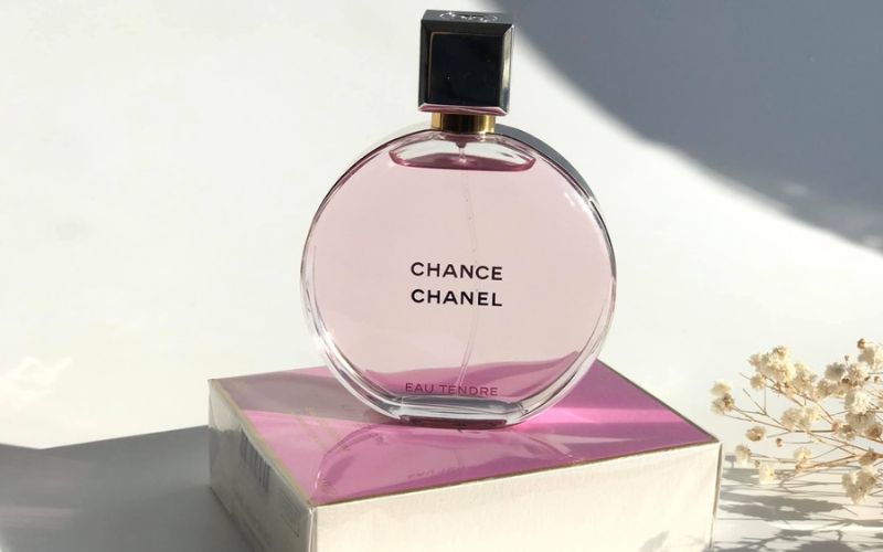 top-11-nuoc-hoa-chanel-nu-cuon-hut-moi-anh-nhin-2 TOP 11 nước hoa Chanel nữ cuốn hút mọi ánh nhìn - 2