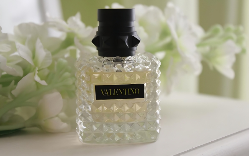 top-9-nuoc-hoa-valentino-mui-thom-nhat-cho-nam-va-nu-8 Top 9 nước hoa Valentino mùi thơm nhất cho nam và nữ - 8