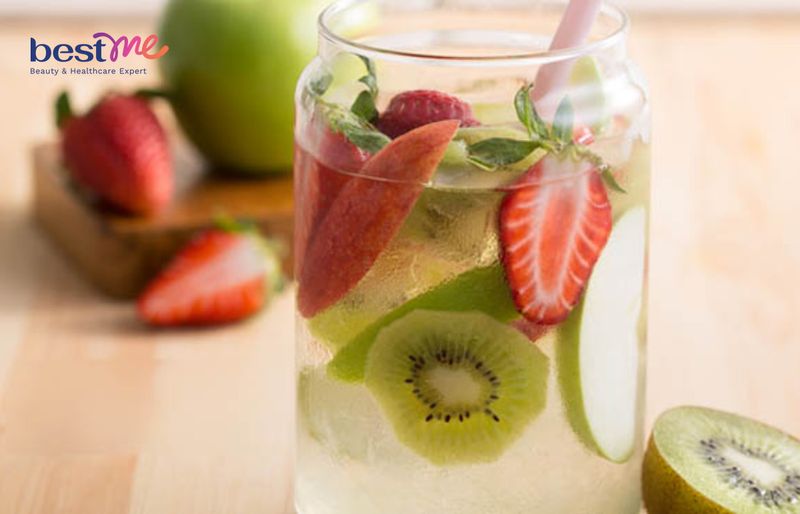Detox dâu tây và kiwi