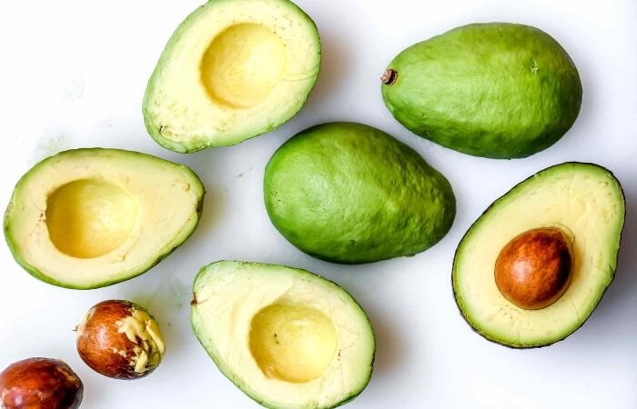 Trái bơ dưỡng ẩm cho tóc không còn bị khô, xơ rối