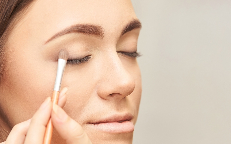 Phấn mắt là vũ khí để đôi mắt thêm phần long lanh