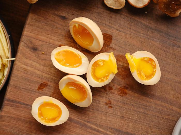 trứng gà có khả năng ngăn tình trạng khô da 