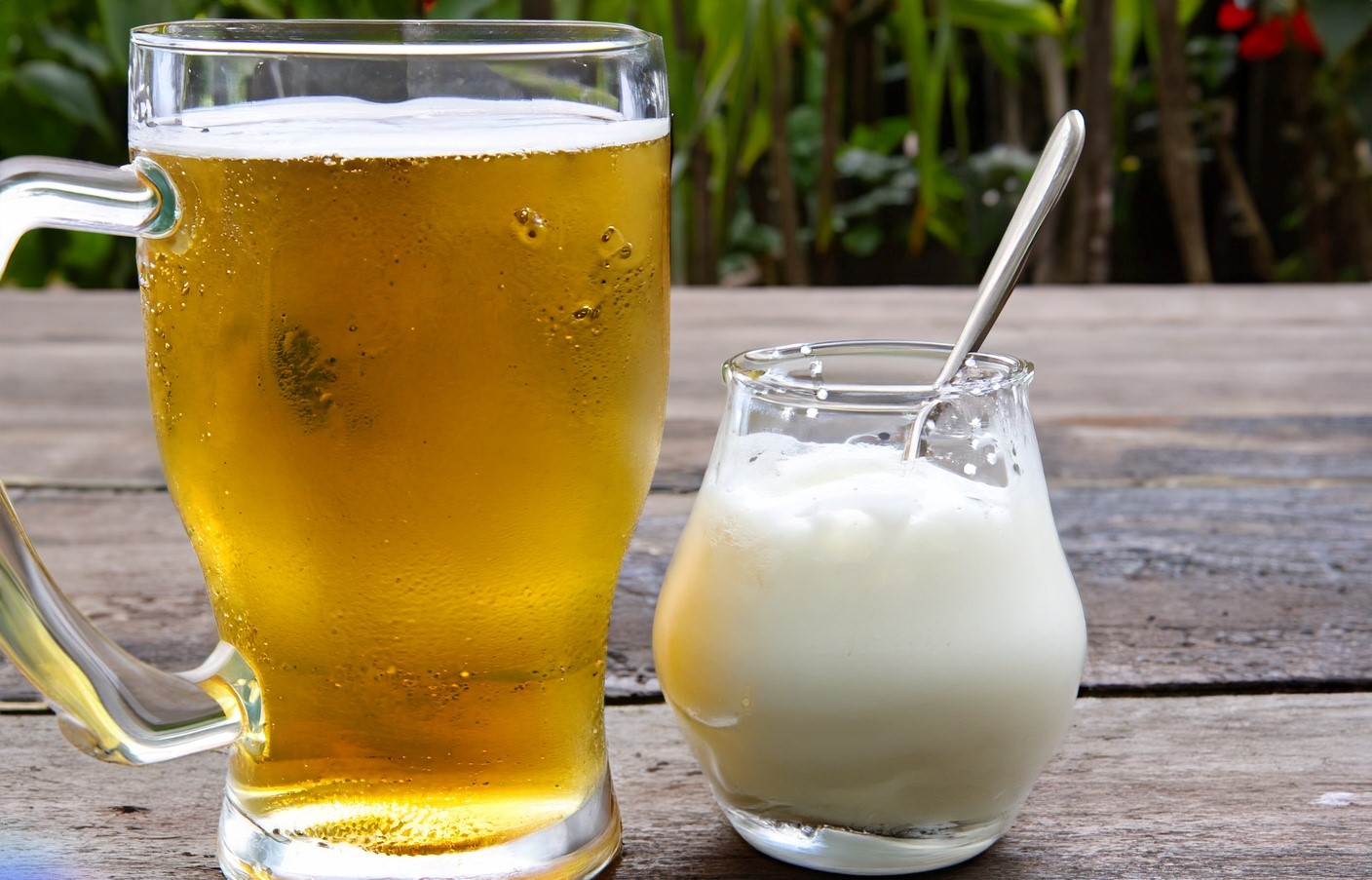 Ủ tóc bằng bia và sữa chua cho tóc chắc khỏe hơn