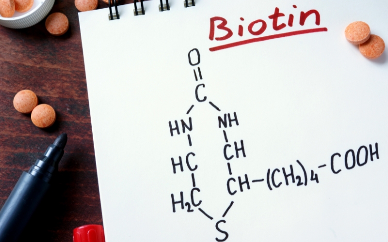 uong-biotin-co-noi-mun-khong-uong-biotin-bi-noi-mun-nen-lam-gi-1 Uống biotin có nổi mụn không? Uống biotin bị nổi mụn nên làm gì? - 1