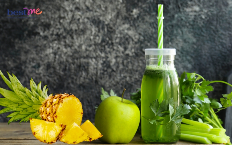 Thức uống detox cần tây, táo xanh và dứa