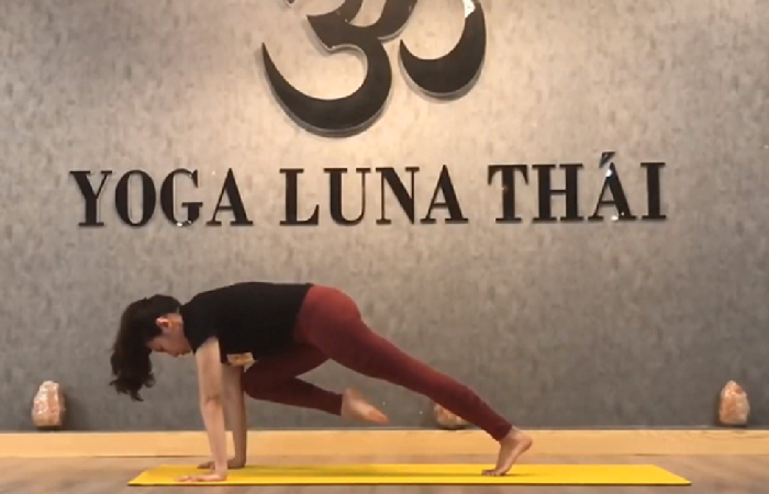 Bài tập yoga giảm mỡ bụng dưới Luna Thái