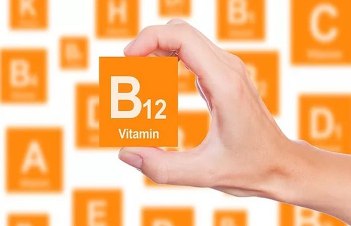 Vitamin B12 có vai trò thiết yếu trong việc hình thành tế bào hồng cầu, chuyển hóa tế bào và hỗ trợ hệ thần kinh