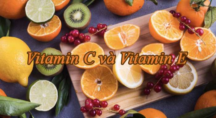 Hãy ưu tiên các sản phẩm chăm sóc da chứa cả vitamin C, E để da mịn màng và duy trì được độ đàn hồi
