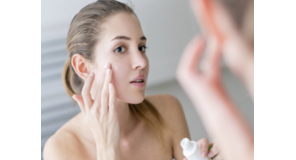 3 phương pháp chăm sóc da mụn hiệu quả tại nhà