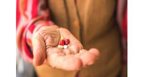 Chuyên gia giải đáp bổ sung vitamin tổng hợp cho người già đúng nhất