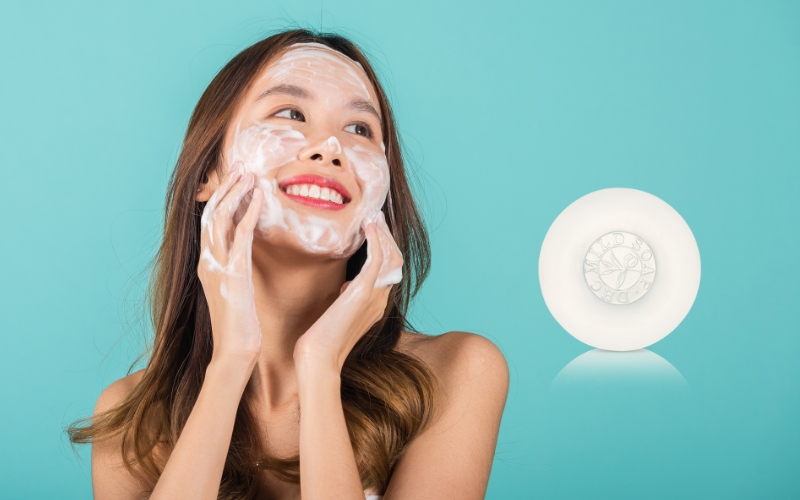 DHC Mild Soap là sản phẩm xà phòng rửa mặt và tẩy tế bào chết nhẹ nhàng