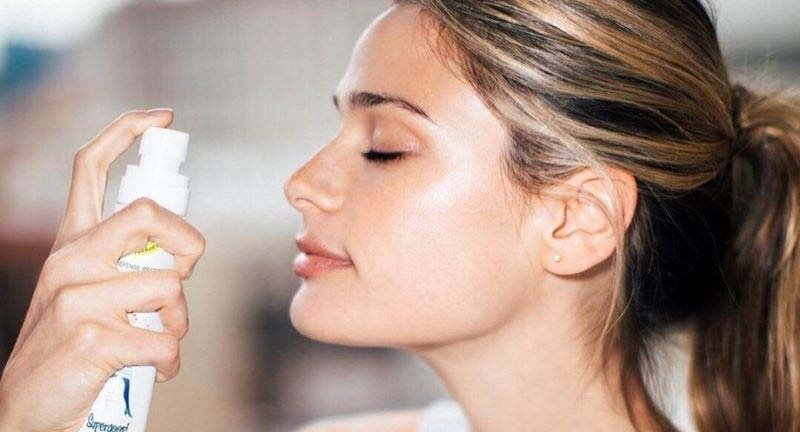 Xịt chống nắng có tốt không? Ưu nhược điểm của kem chống nắng dạng xịt