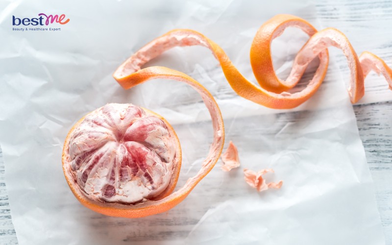 Xông hơi trị mụn ẩn bằng vỏ bưởi